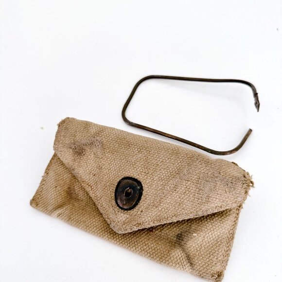 ANTIQUE WWII DRESSING FIRST AID POUCH KHAKI CANVAS - Picture 4 of 11